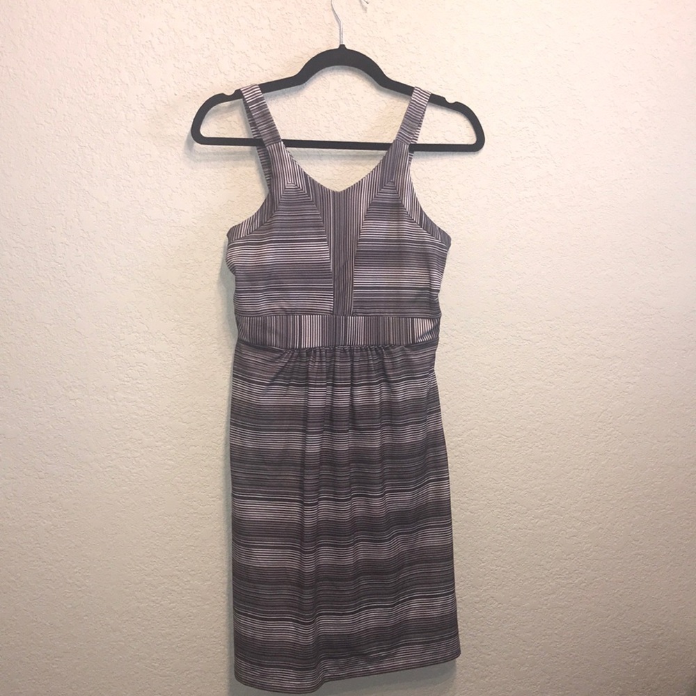 🌵 Tehama athletic grey stripe dress size small